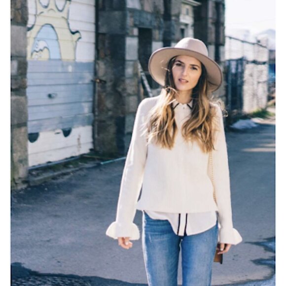 NWT Ann Taylor Sweater Knit Neutral Cream Ruffle Cuff Ribbed Bell Sleeve Plus - Picture 1 of 9